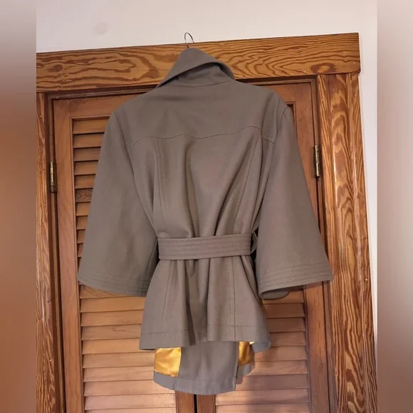 Women's Gray Coat - Picture 3 of 4